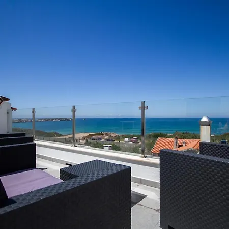 Хостел Peniche Surfcamp