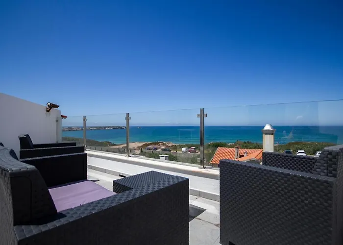 Albergue Peniche Surfcamp