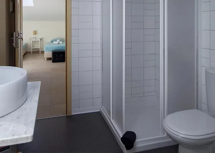 Peniche Surfcamp Albergue *